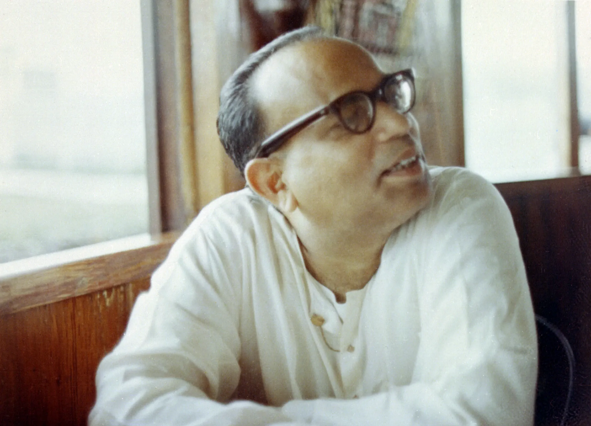 Shrii Shrii Anandamurti at a train window