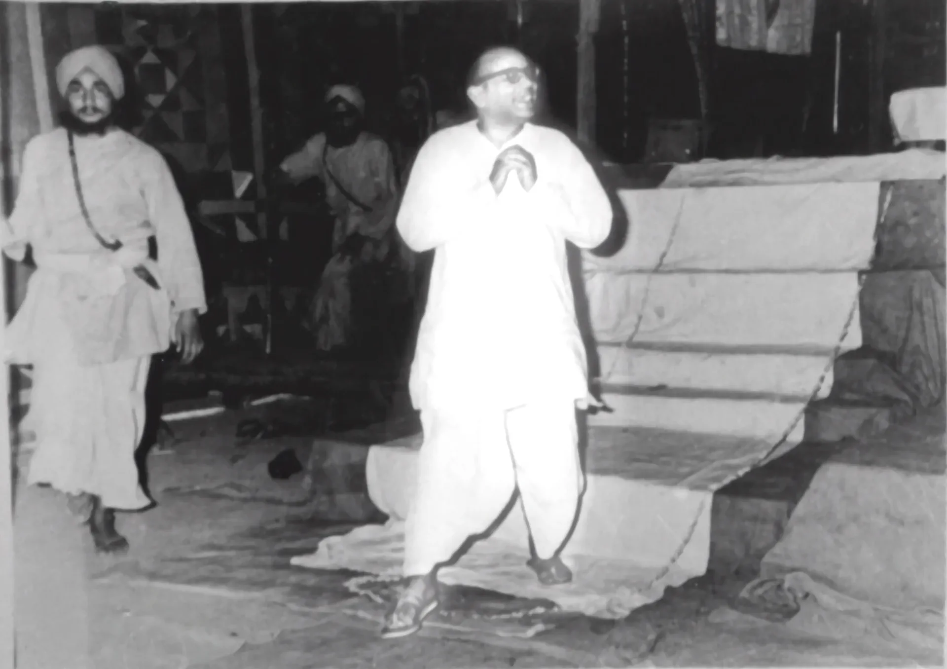 Shrii Shrii Anandamurti walking at a gathering